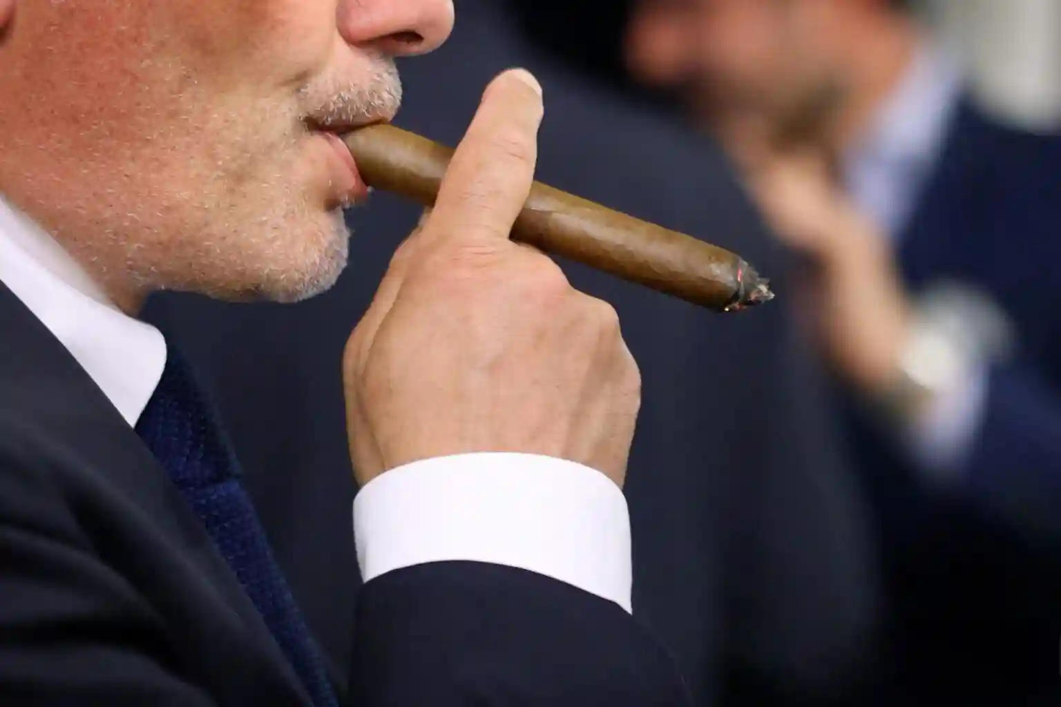 古巴雪茄是如何成为奢侈品的？